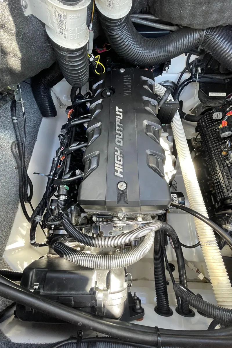 Slide: The Image of Yamaha 242 Limited S 2015 engine compartment with high output motor. - 22