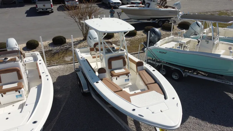 Slide: The Image of Pioneer 220 Bay Sport 2026 - 12