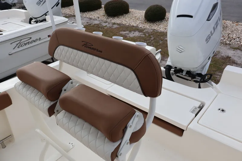 Slide: The Image of Pioneer 220 Bay Sport 2026 - 15