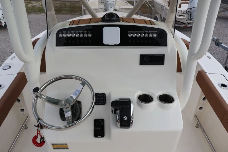 Slide: The Image of Pioneer 220 Bay Sport 2026 - 16