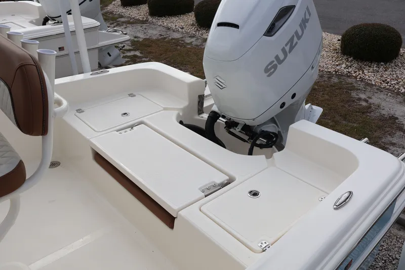 Slide: The Image of Pioneer 220 Bay Sport 2026 - 7