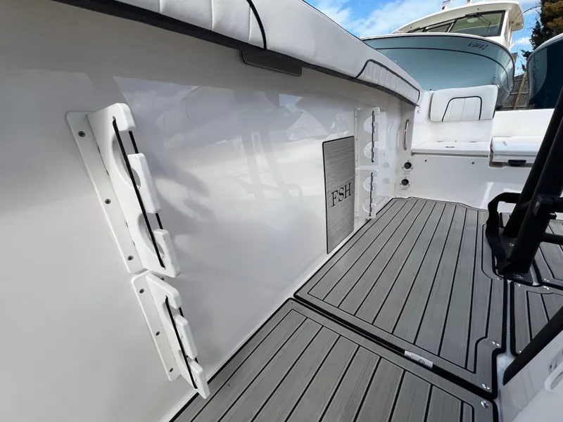 Slide: The Image of Interior of Yamaha 255 FSH Sport E boat, 2023 model. - 15