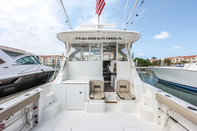 Slide: The Image of Pursuit 355 Offshore 2019 - 12