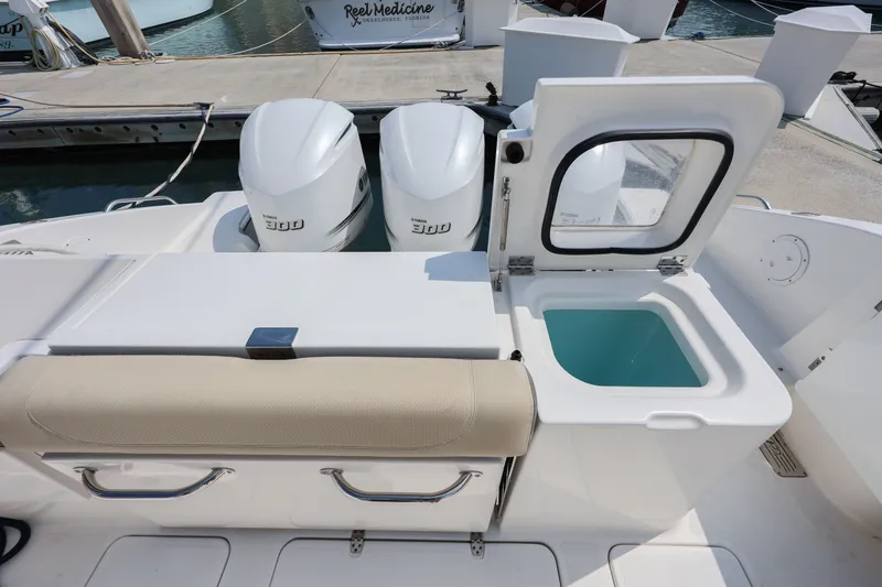 Slide: The Image of Pursuit 355 Offshore 2019 - 14