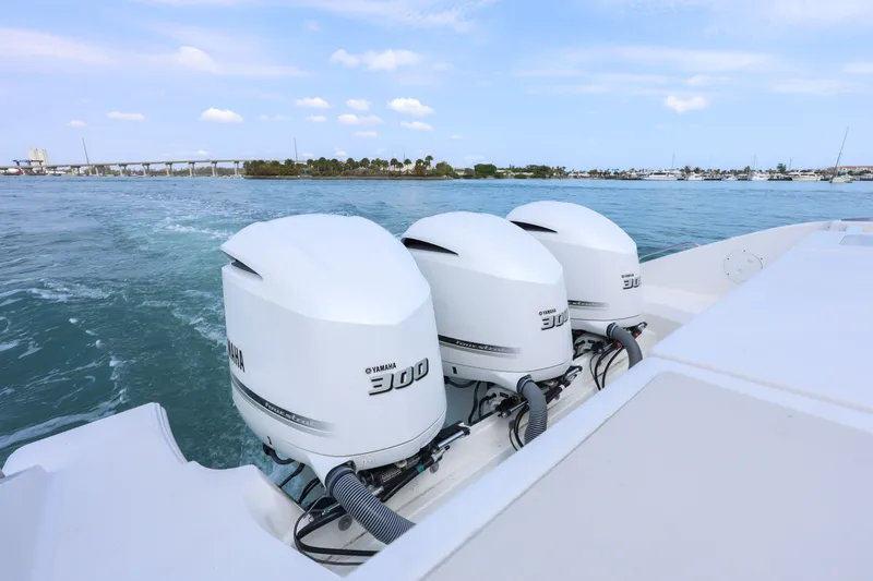 Slide: The Image of Pursuit 355 Offshore 2019 - 6