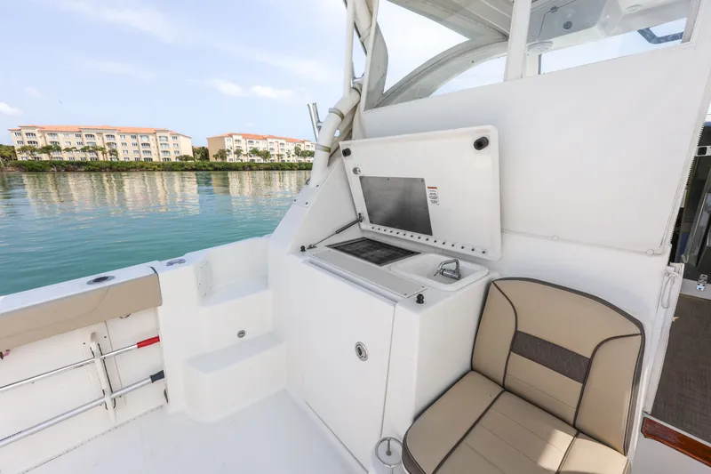 Slide: The Image of Pursuit 355 Offshore 2019 - 7