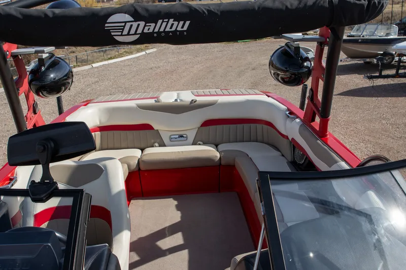 Slide: The Image of Malibu Wakesetter 24 MXZ 2015 - 12