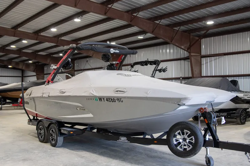 Slide: The Image of Malibu Wakesetter 24 MXZ 2015 - 14