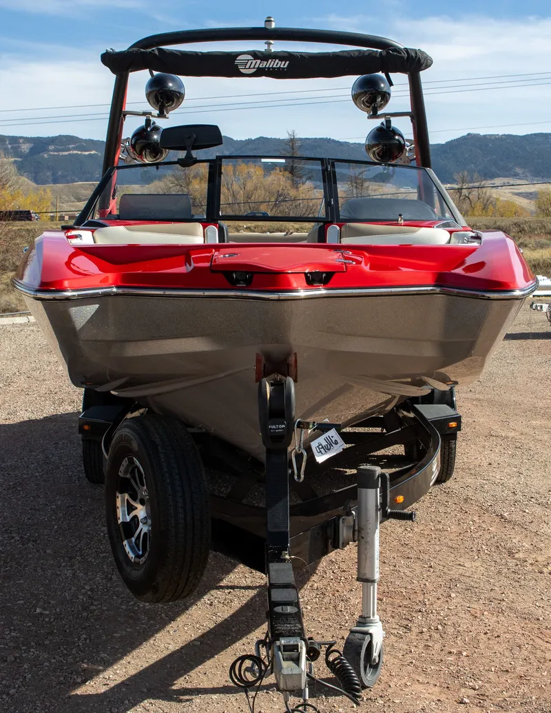 Slide: The Image of Malibu Wakesetter 24 MXZ 2015 - 3