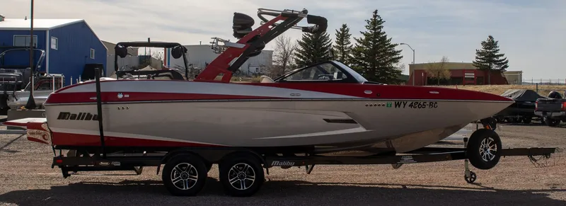 Slide: The Image of Malibu Wakesetter 24 MXZ 2015 - 7