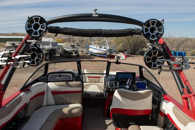 Slide: The Image of Malibu Wakesetter 24 MXZ 2015 - 8