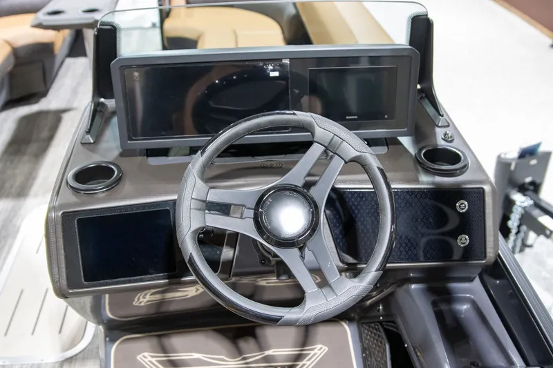 Slide: The Image of Bennington 24M FASTBACK 2026 - 10