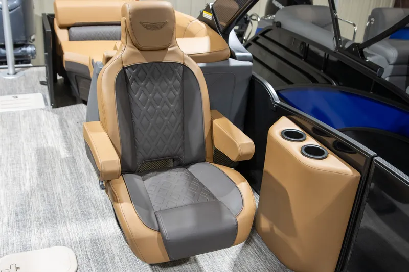 Slide: The Image of Bennington 24M FASTBACK 2026 - 12