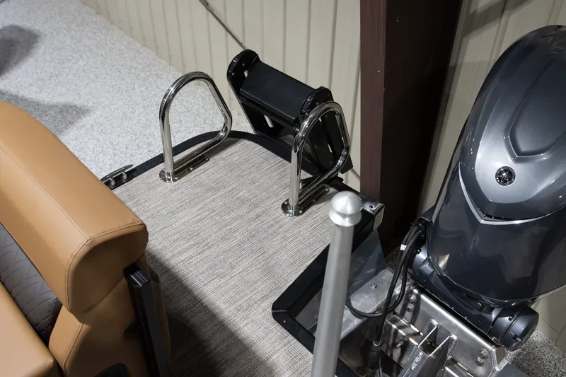 Slide: The Image of Bennington 24M FASTBACK 2026 - 13