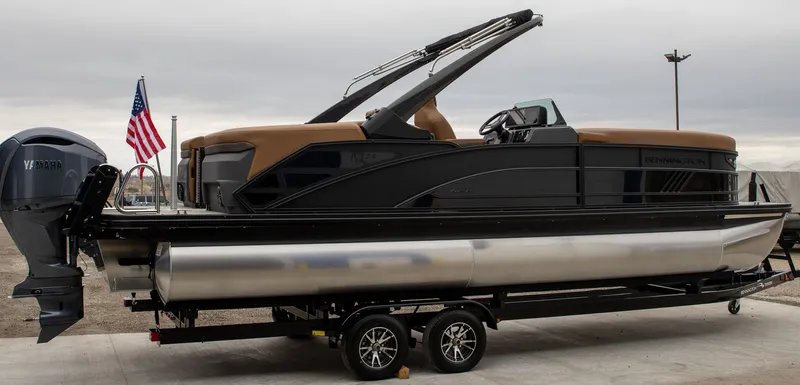 Slide: The Image of Bennington 24M FASTBACK 2026 - 3