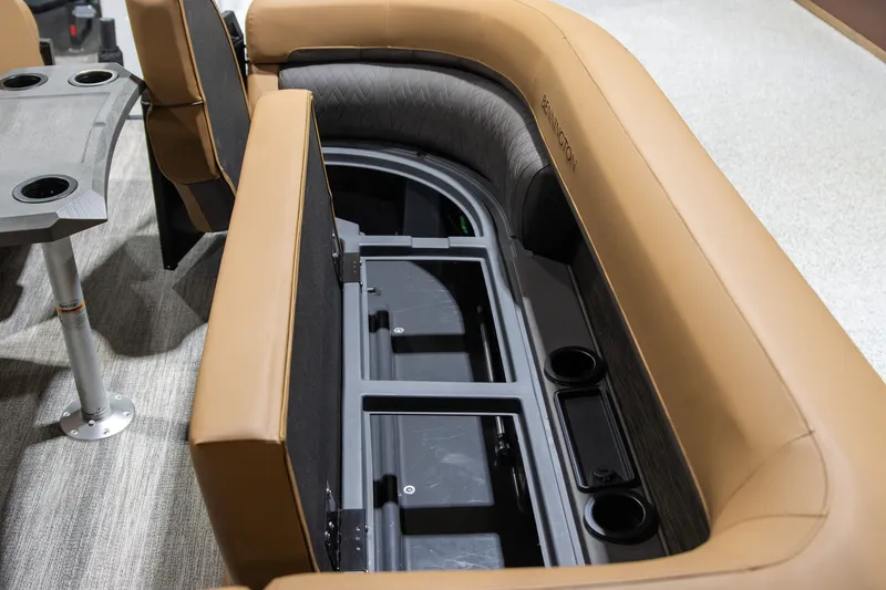 Slide: The Image of Bennington 24M FASTBACK 2026 - 8