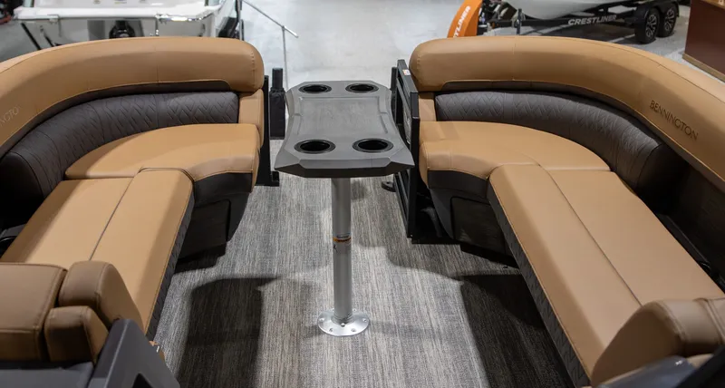 Slide: The Image of Bennington 24M FASTBACK 2026 - 9