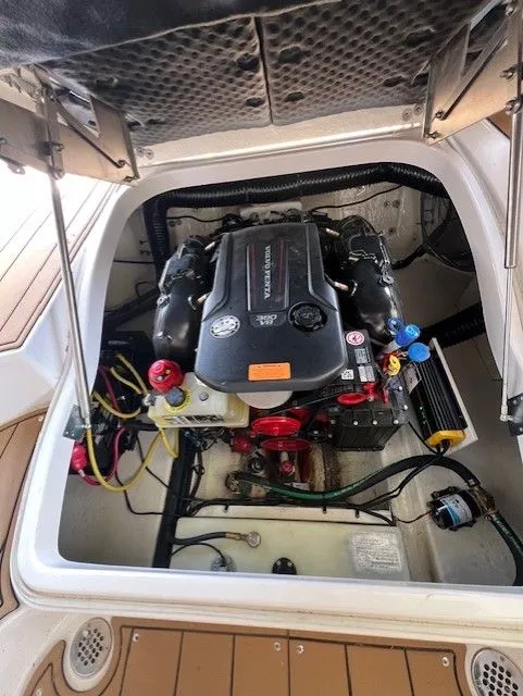 Slide: The Image of Chaparral 26 Surf 2023 - 21