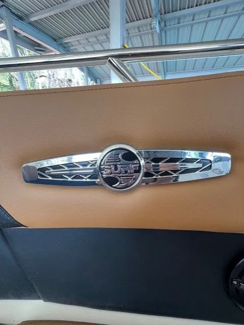 Slide: The Image of Chaparral 26 Surf 2023 - 22