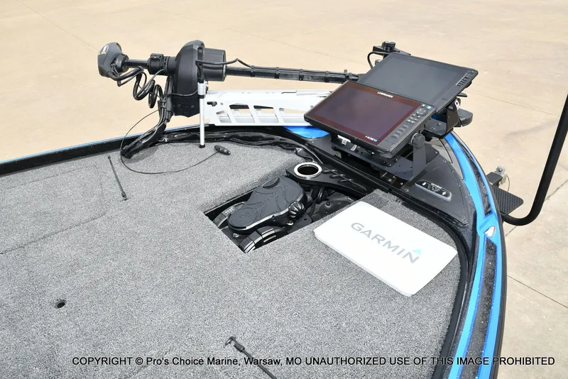 Slide: The Image of 2023 Nitro Z20 Pro boat with Garmin technology and controls. - 38