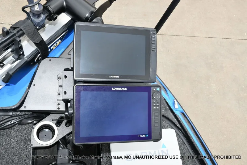 Slide: The Image of Nitro Z20 Pro 2023 with Garmin and Lowrance screens. - 5
