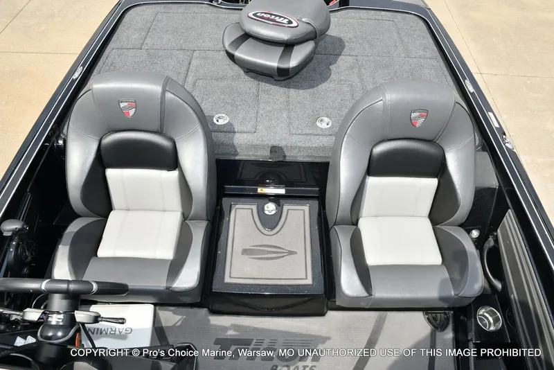 Slide: The Image of Interior of 2025 Triton 21XP with gray seats. - 15