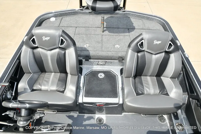 Slide: The Image of Interior of 2023 Ranger Z521R Cup boat with gray leather seats. - 15
