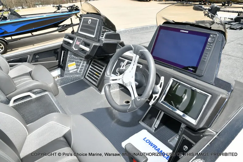 Slide: The Image of Interior of 2023 Ranger Z521R Cup with advanced controls. - 43