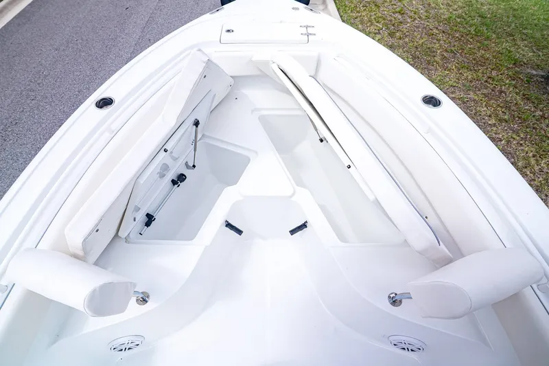 Slide: The Image of Interior view of Sea Hunt Ultra 245 SE boat, model year 2026. - 26