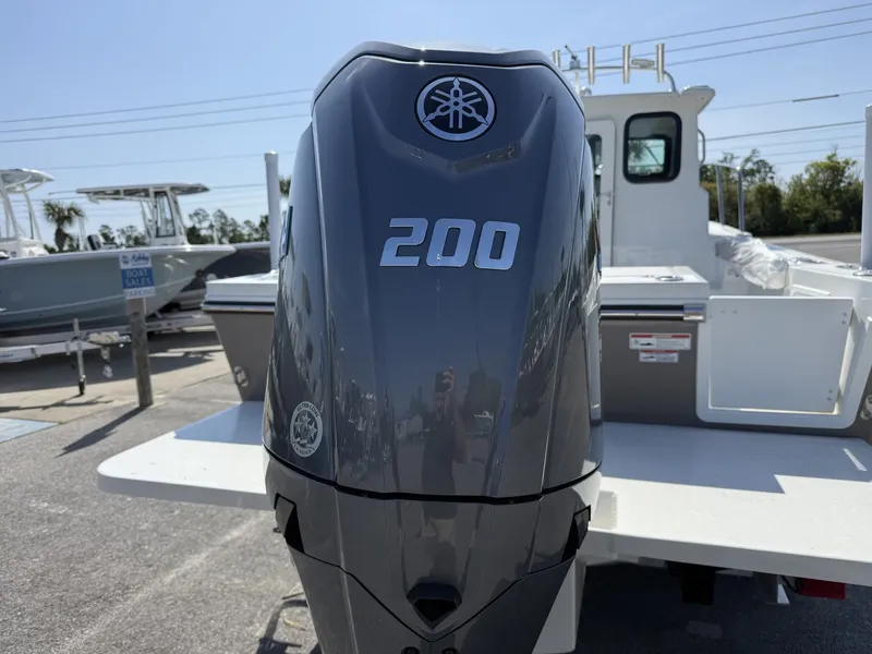 Slide: The Image of Parker Marine 227 Explorer WITH AC AND SEAKEEPER RIDE 2026 - 6