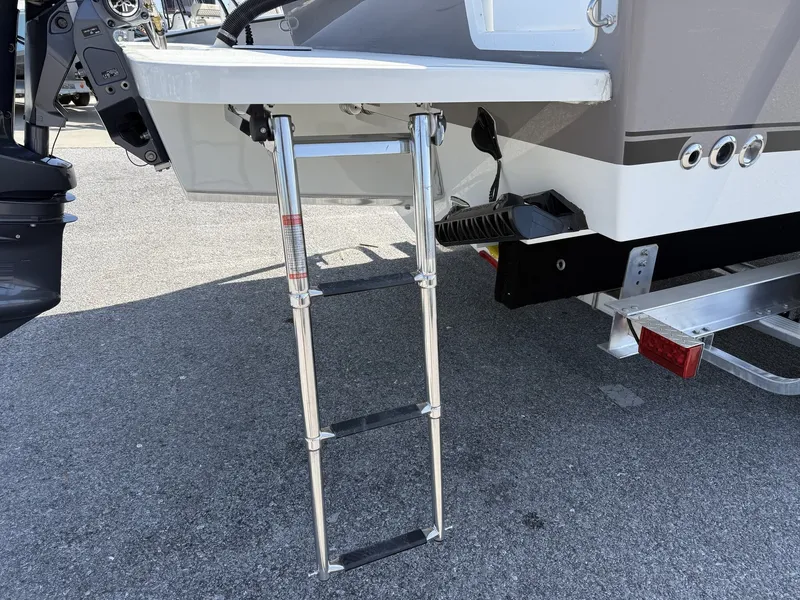 Slide: The Image of Parker Marine 227 Explorer WITH AC AND SEAKEEPER RIDE 2026 - 7