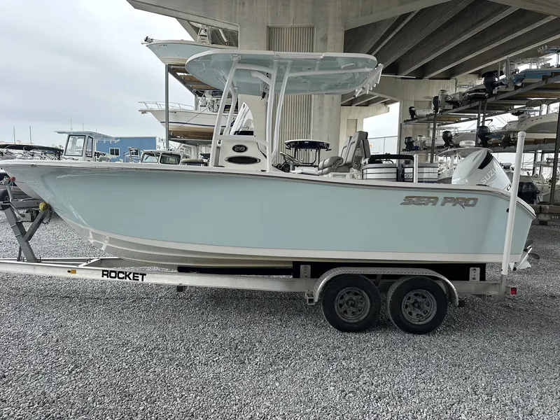 Slide: The Image of Sea Pro 219 250HP-246 HOURS-PERFECT SHAPE 2022 - 3