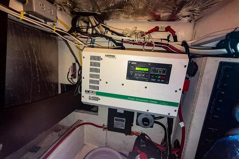 Slide: The Image of Electrical system of 2002 Bayliner 3988 Command Bridge Motoryacht with Xantrex power conversion center. - 40