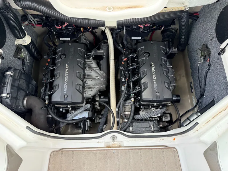 Slide: The Image of Yamaha 242 Limited S 2014 - 10