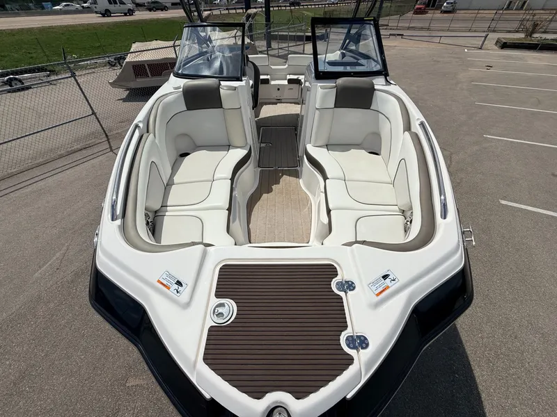 Slide: The Image of Yamaha 242 Limited S 2014 - 2