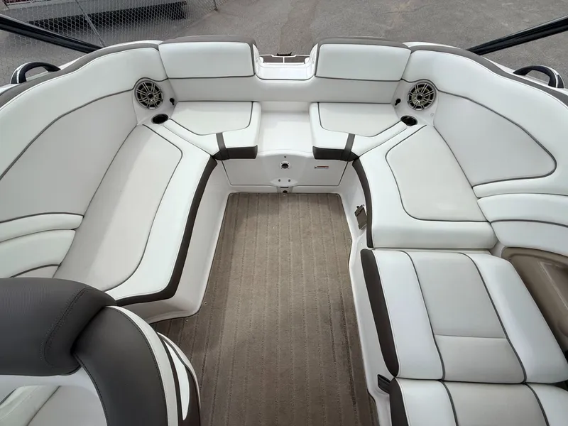 Slide: The Image of Yamaha 242 Limited S 2014 - 8