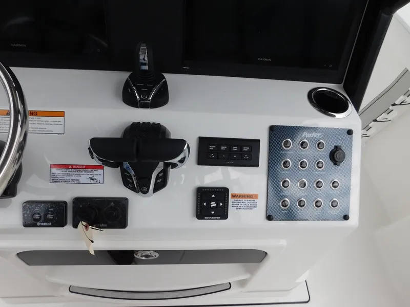 Slide: The Image of Parker Marine 294 Fathom 2026 - 11