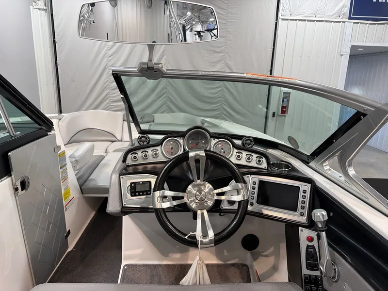 Slide: The Image of MasterCraft X46 2016 - 15