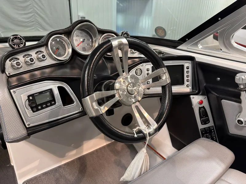 Slide: The Image of MasterCraft X46 2016 - 16