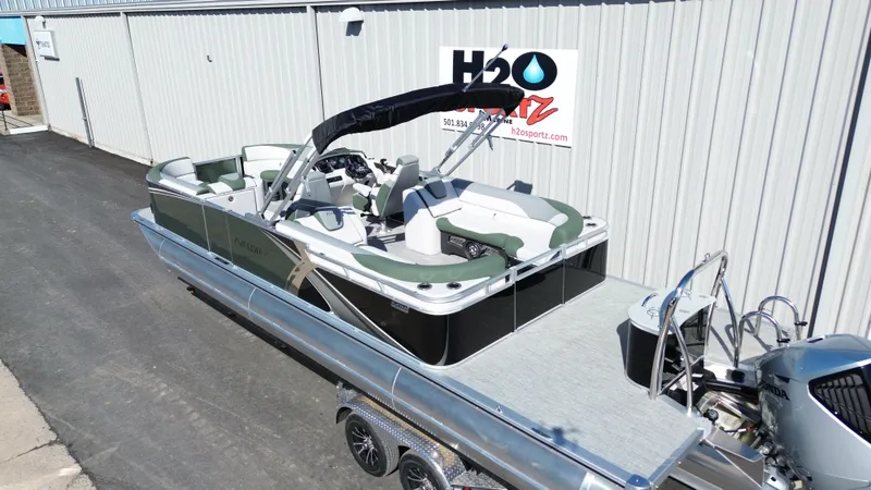 Slide: The Image of Avalon LSZ Quad Lounger 25FT 2026 - 3