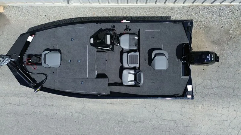 Slide: The Image of Lowe Stinger 175C 2026 - 5