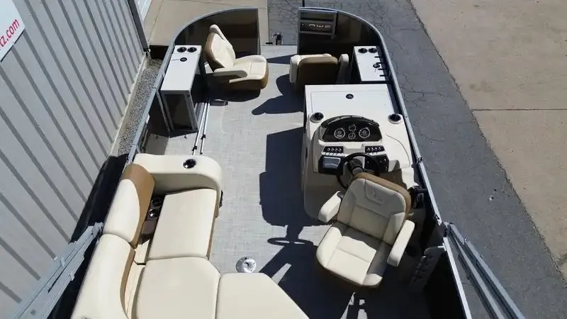 Slide: The Image of Lowe Fishing SF 214 2024 - 6