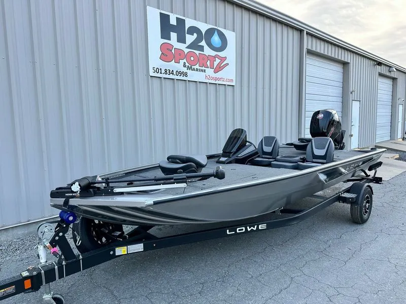 Slide: The Image of Lowe Stinger 195C 2026 - 6