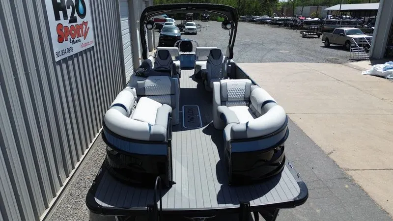 Slide: The Image of Avalon Excalibur LTD Quad Lounge 25FT 2025 - 4