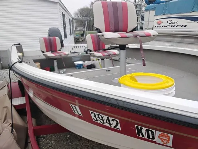 Slide: The Image of Crestliner Fish Hawk 1650 Tiller 2005 - 13