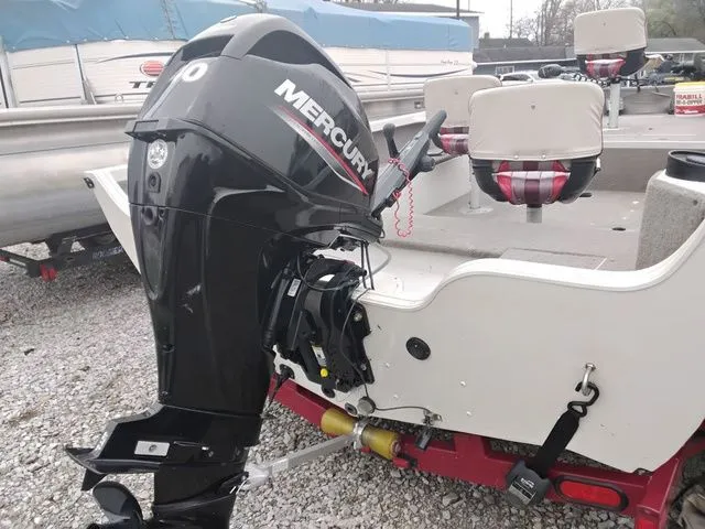 Slide: The Image of Crestliner Fish Hawk 1650 Tiller 2005 - 5