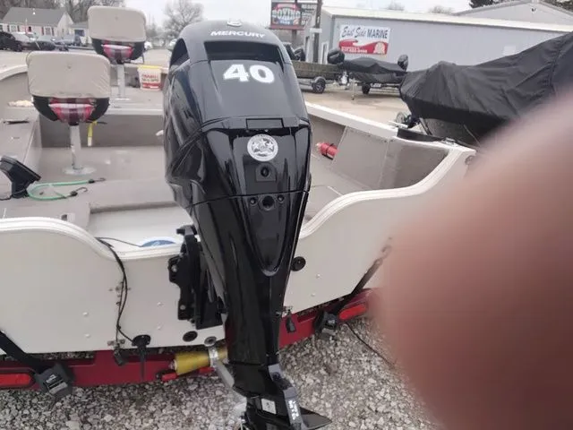 Slide: The Image of Crestliner Fish Hawk 1650 Tiller 2005 - 8