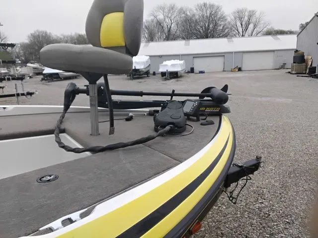 Slide: The Image of Ranger 180 Vs Reata 2005 - 10