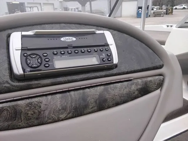 Slide: The Image of Ranger 180 Vs Reata 2005 - 4