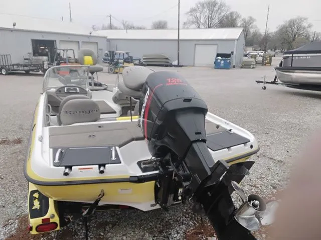 Slide: The Image of Ranger 180 Vs Reata 2005 - 6